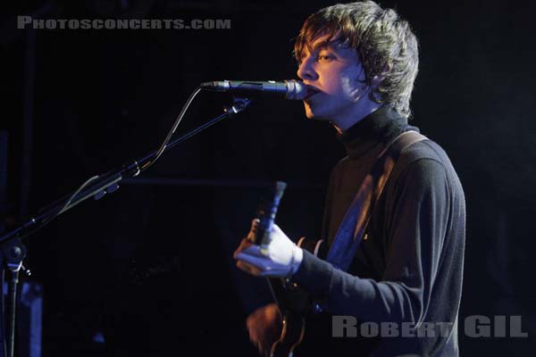 THE RASCALS - 2008-12-01 - PARIS - La Maroquinerie - Miles Kane